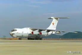 不止是增加航程，千万别小看奶妈，空中加油能对作战能力大大增强图片