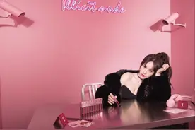 吴宗宪女儿晒工作照，气球胸天鹅颈白皙透亮，曾被父亲当众索吻图片