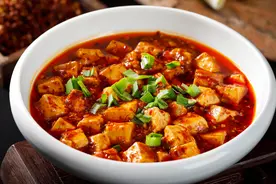 麻婆豆腐总是容易碎，大厨分享一妙招，出锅香嫩入味，不散也不碎图片