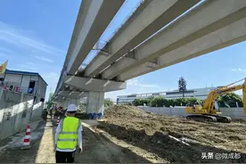 明起成灌高速入城段封闭施工！机动车这样绕行图片