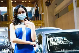 2020苏州端午国际车展：车模戴口罩展示风格独特图片