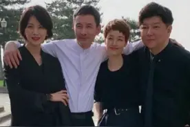 马伊琍与已婚男合影引争议，亲密拥抱还亲脸，男方回应：无伤大雅图片