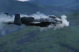A-10攻击机为何不能退役？美国专家：无可替代，F35都不行图片
