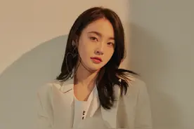 张佳宁白色西服干练写真图片图片