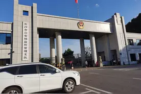 女生醉酒呕吐，男子拿毛巾帮其擦拭发生自慰，因强奸被判5年，法医专家出庭作证：若非宾馆捉奸就不会有此案图片