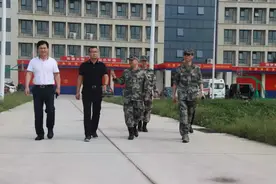 河南省平顶山军分区领导到叶县检查指导预定新兵役前教育工作图片