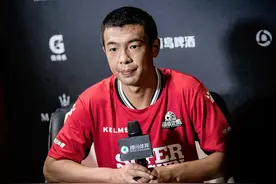 解说比赛称球员“犯贱”，河南官方谴责，徐亮深夜道歉！上次他因说“我妈带恒大也能夺冠”，遭卡纳瓦罗回怼图片