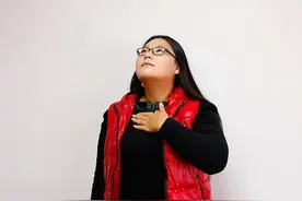 人到中年，若是还能完成这些动作，或许是长寿体质图片