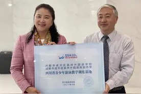 可同时容纳800人！这座高规格的室内恒温游泳馆在嘉祥成华落成图片