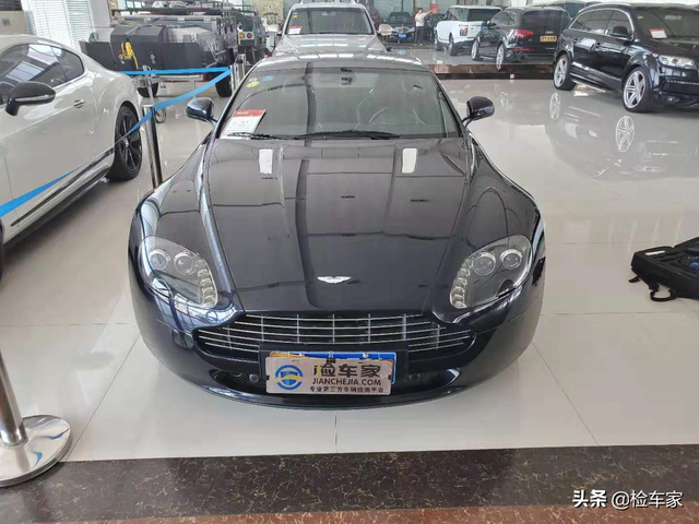 花70万买辆阿斯顿马丁Vantage，打开一看才开2万公里！网友：太值