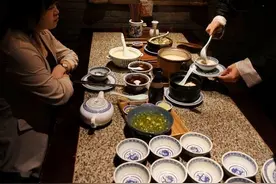 每道菜配公筷，武汉多家餐厅的餐具用量为疫情前三到四倍图片