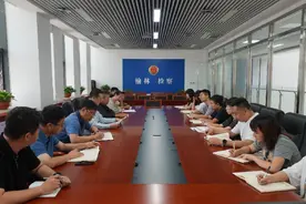 胡立平检察长参加机关党委第一支部专题学习图片