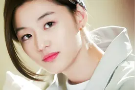 大脸盘子变V脸，拒绝打针！小S去韩国必买的神器，下巴尖了图片