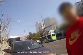 记得验车！浦东一车主逾期三个周期未年审：车辆强制报废，罚款2000元，吊销驾驶证图片