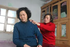 离婚一年后，前婆婆找上门：你公公生病了，赶紧回去照顾他图片