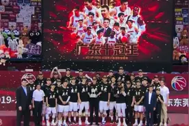 前无古人！广东男篮成就十冠伟业！CBA 用精彩一季践行全力以“复”，中国男篮让人重新看到希望图片