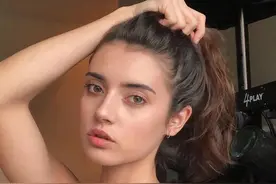 美国嫩模，凭借完美身材登上美国热搜第一位，力量训练塑造好身材图片