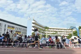 深圳市携创高级技工学校——运动会，超燃！运动会上的你，超帅图片