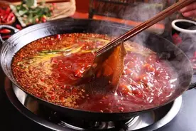 吃火锅你爱吃什么锅？红油锅？鸳鸯锅？九宫格？图片