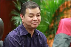 他曾是WPS程序员，因“看不懂”拒投马云，又因15万放走“微信”图片