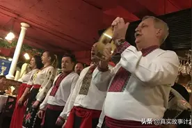 在北京西餐厅谋生的苏联老兵：离开故土，时代悲歌100元一曲图片