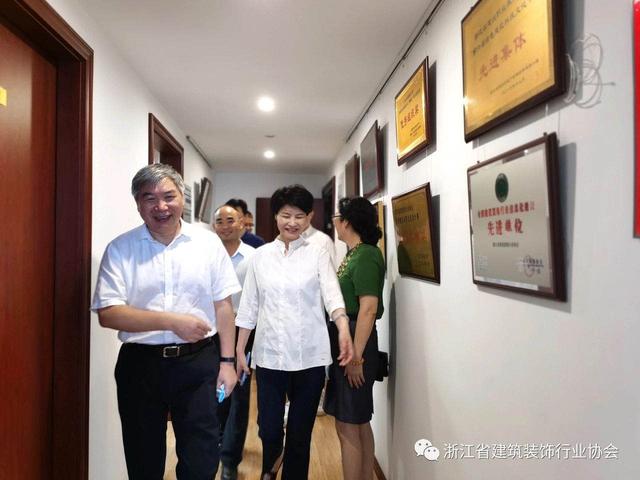 浙江省建设厅网站男人（浙江省建设厅党组成员省建筑业管理总站站长朱永斌一行到访浙江省建筑装饰行业协会）