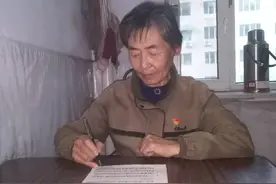 78岁老太太敖淑媛：一位与时俱进活到老学到老的诠释者图片