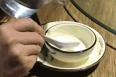 奶瓶和餐具都是细菌重灾区，开水烫烫根本没用图片