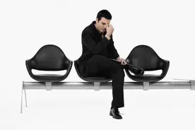 男人“抖腿”让人反感，你知道抖腿的原因吗？图片