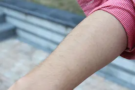 女生体毛多是种什么样的体验？体毛多的女生怎么办？能不能刮掉？图片
