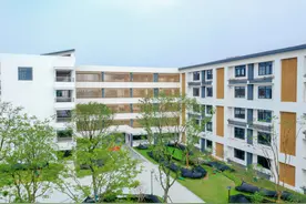余杭第一中学今日投用，办学规模达到60个班图片