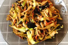 烙饼凉了又干又硬怎么办？教你这样吃，有滋有味，上桌全吃光图片