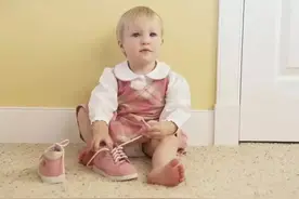 给娃捏鼻梁可以变挺？关于养娃，这些事越早了解越好图片