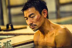 59岁刘德华再庆出道40年！感性回顾演艺生涯，两个字总结成名秘诀图片