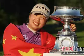 广东名将冯珊珊、李昊桐登上中国高尔夫年度榜单图片