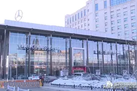 奔驰车4S店内安装座椅加热，刚用一年多自燃了图片