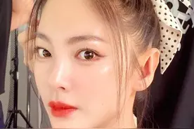 张雨绮“果冻头绳”火了，青春俏皮像中学生，终于买得起明星同款图片