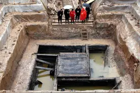 工人修路过程中，无意掘出古墓，专家：墓中埋葬的不是人类图片