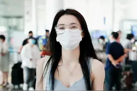 徐璐的BM风机场造型太绝！终于知道女生为何都想要瘦了图片