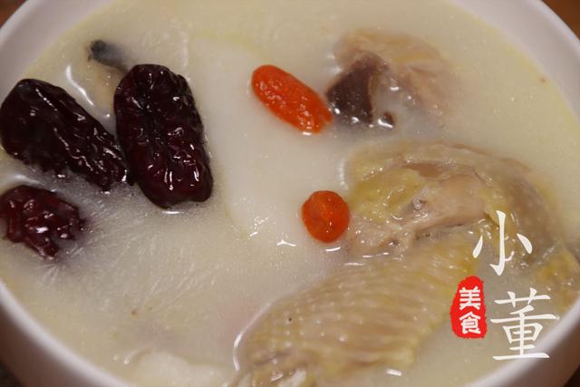 炖鸡先放盐还是后放盐（炖鸡汤时）