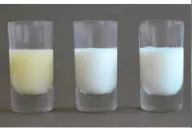 初乳，妈妈给宝宝的“液体黄金”，第一口如何给？图片