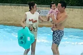澳门偶遇安以轩一家，夫妻恩爱低调没架子，女儿五官精致超漂亮图片