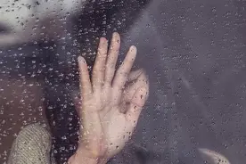 印度花季少女遭性侵怀孕，父亲勃然大怒，半夜活活掐死熟睡亲闺女图片