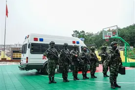 武警官兵城市反恐训练锤炼实战能力图片
