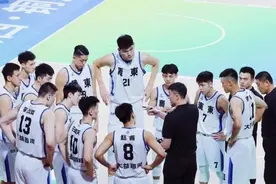辽宁队逆转北京，张镇麟18分，王哲林7中7三连败，科比门徒首胜图片