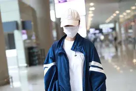 袁泉身材美翻了，穿健美裤小鸟腿惊人，一身运动风穿出超模气场图片