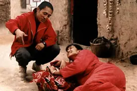 张艺谋打了多少人的脸？我们看《悬崖之上》就知道了图片