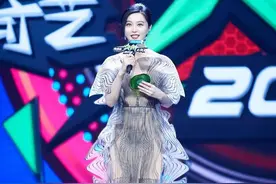 范冰冰终于放狠招，连透视“3D裙”都敢穿上身，一般人真驾驭不来图片