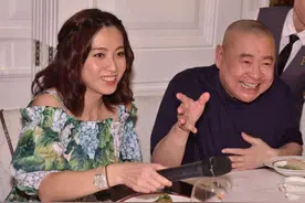 草根丑女：抱富豪大腿，当15年小三，逆袭首富后身价800亿，凭啥图片