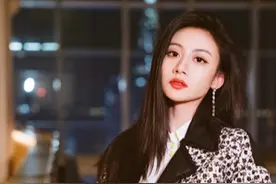 太尴尬！好声音冠军自曝从小喜欢梅艳芳，秀盗版碟杨千嬅当场变脸图片